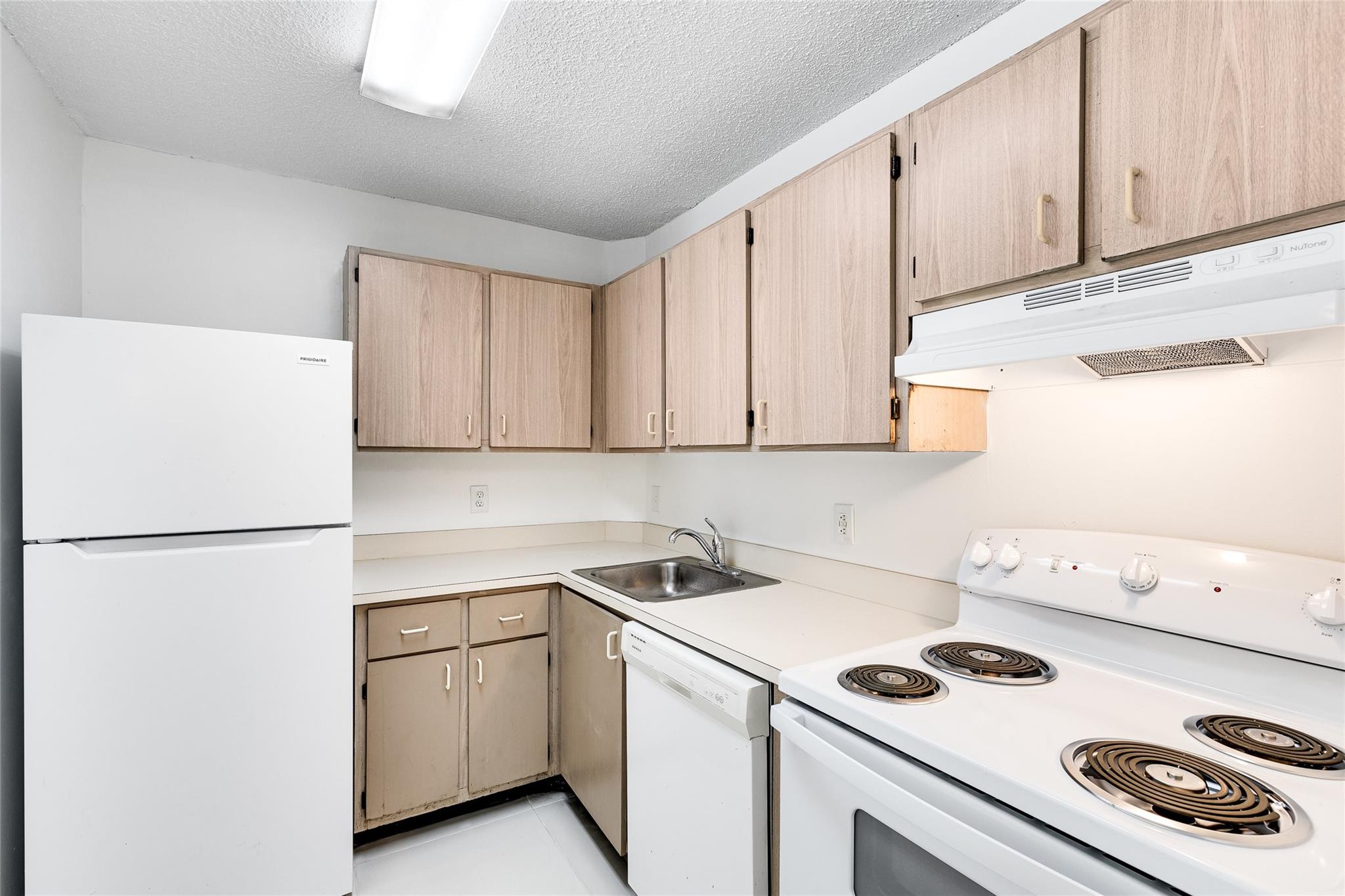 Lakes of Jacaranda - Residential