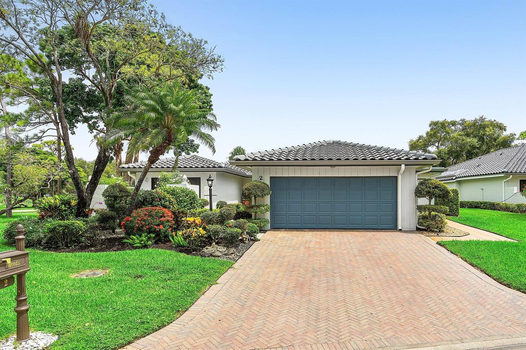 Photo of 2 Woods Lane, Boynton Beach, FL 33436 (MLS # R11121785)