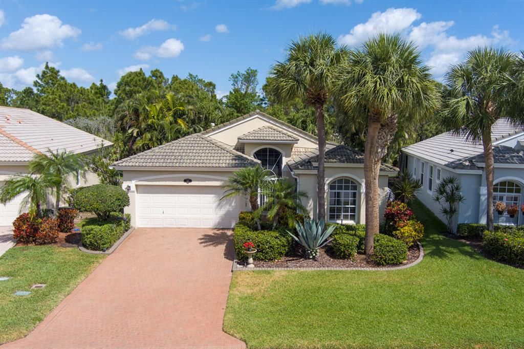 Photo of 926 SE Westminster Place, Stuart, FL 34997 (MLS # R10873054)