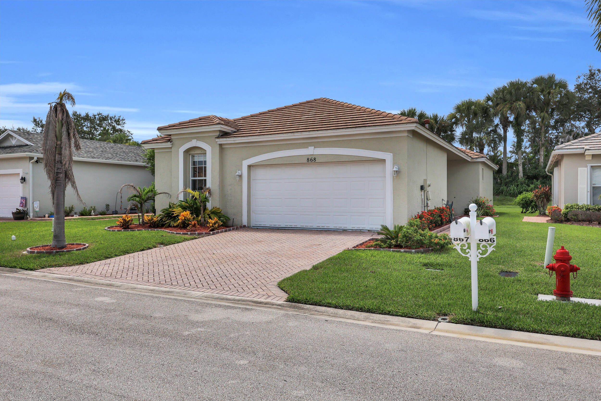 868 SW Rocky Bayou Terrace