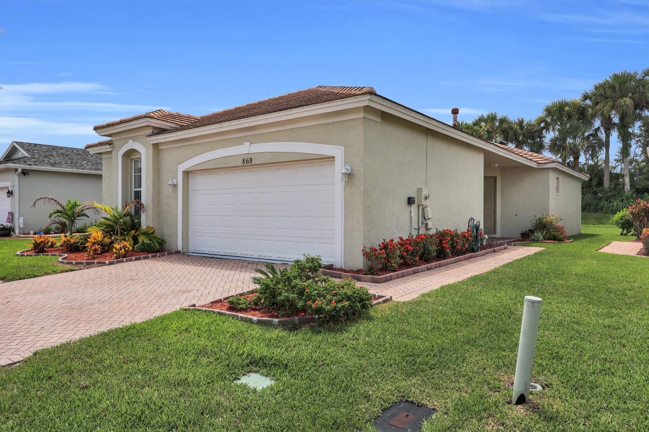868 SW Rocky Bayou Terrace