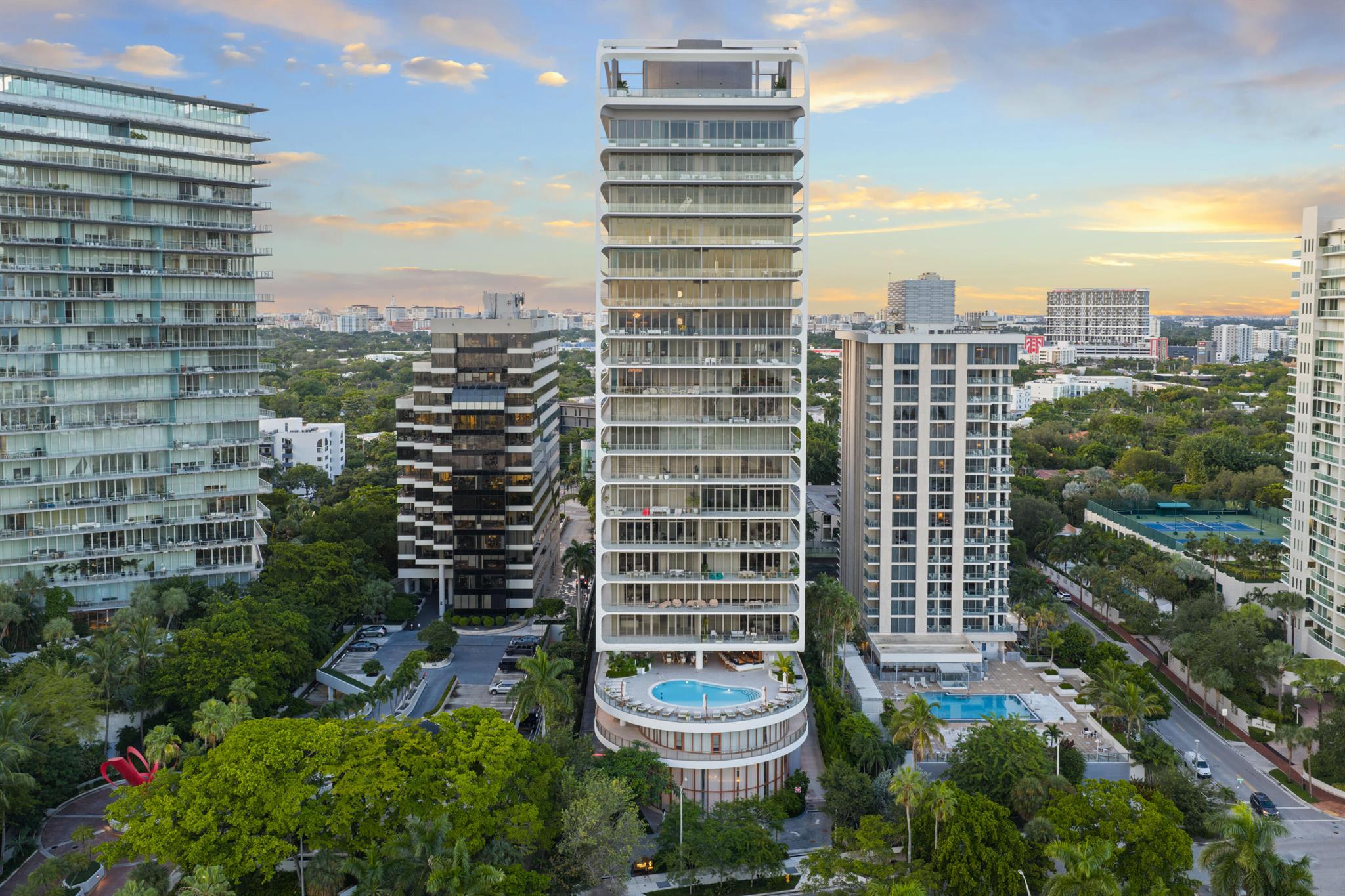 View photos, virtual tours, details... 2655 S Bayshore Drive 902