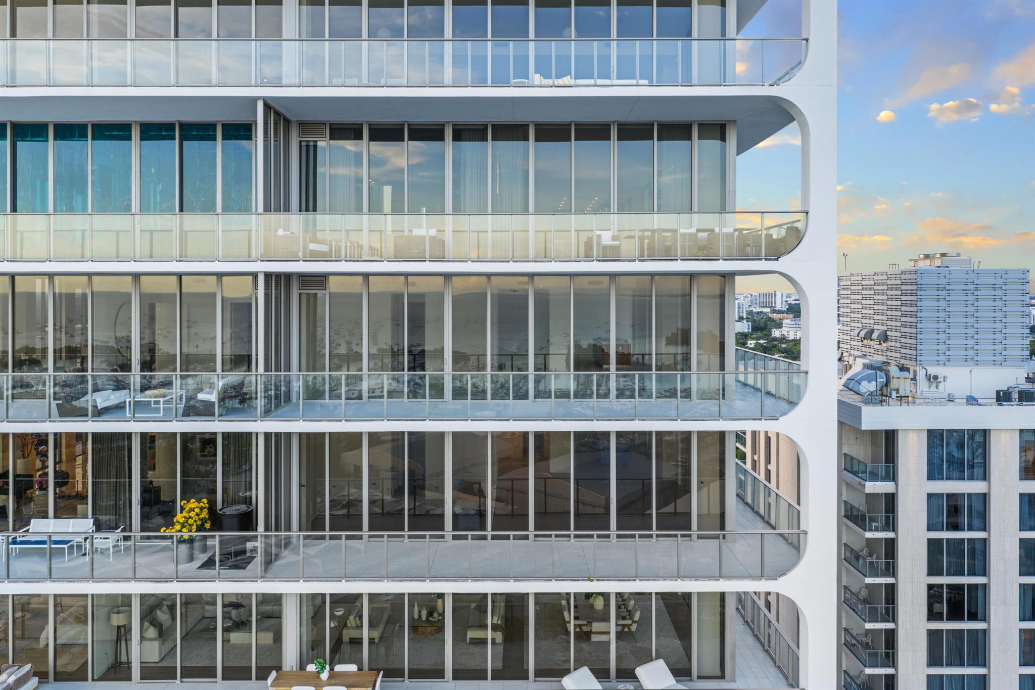 View photos, virtual tours, details... 2655 S Bayshore Drive 902