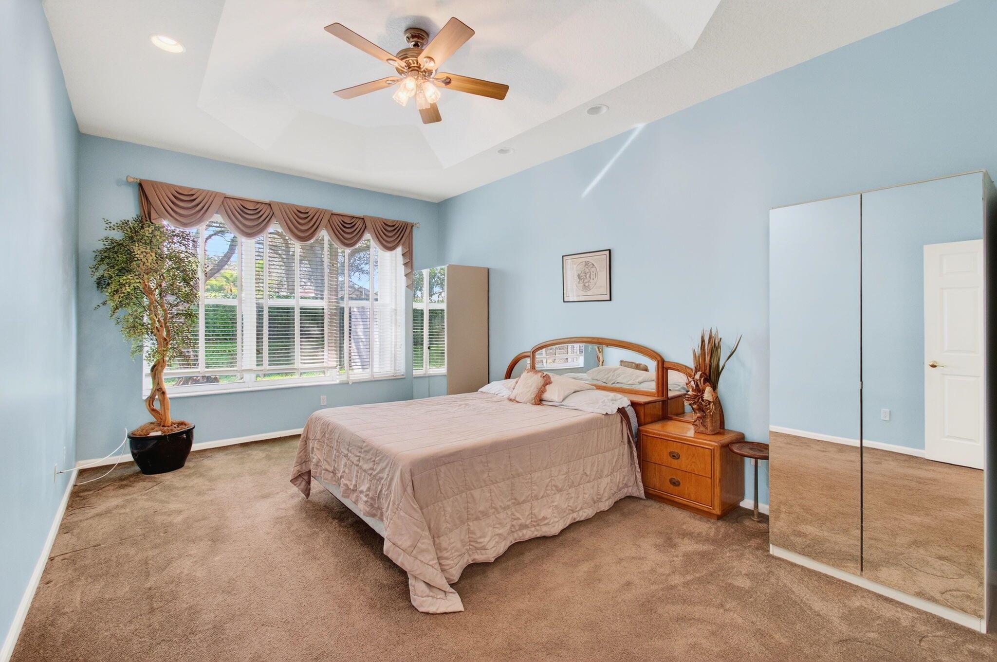 VALENCIA FALLS - Residential