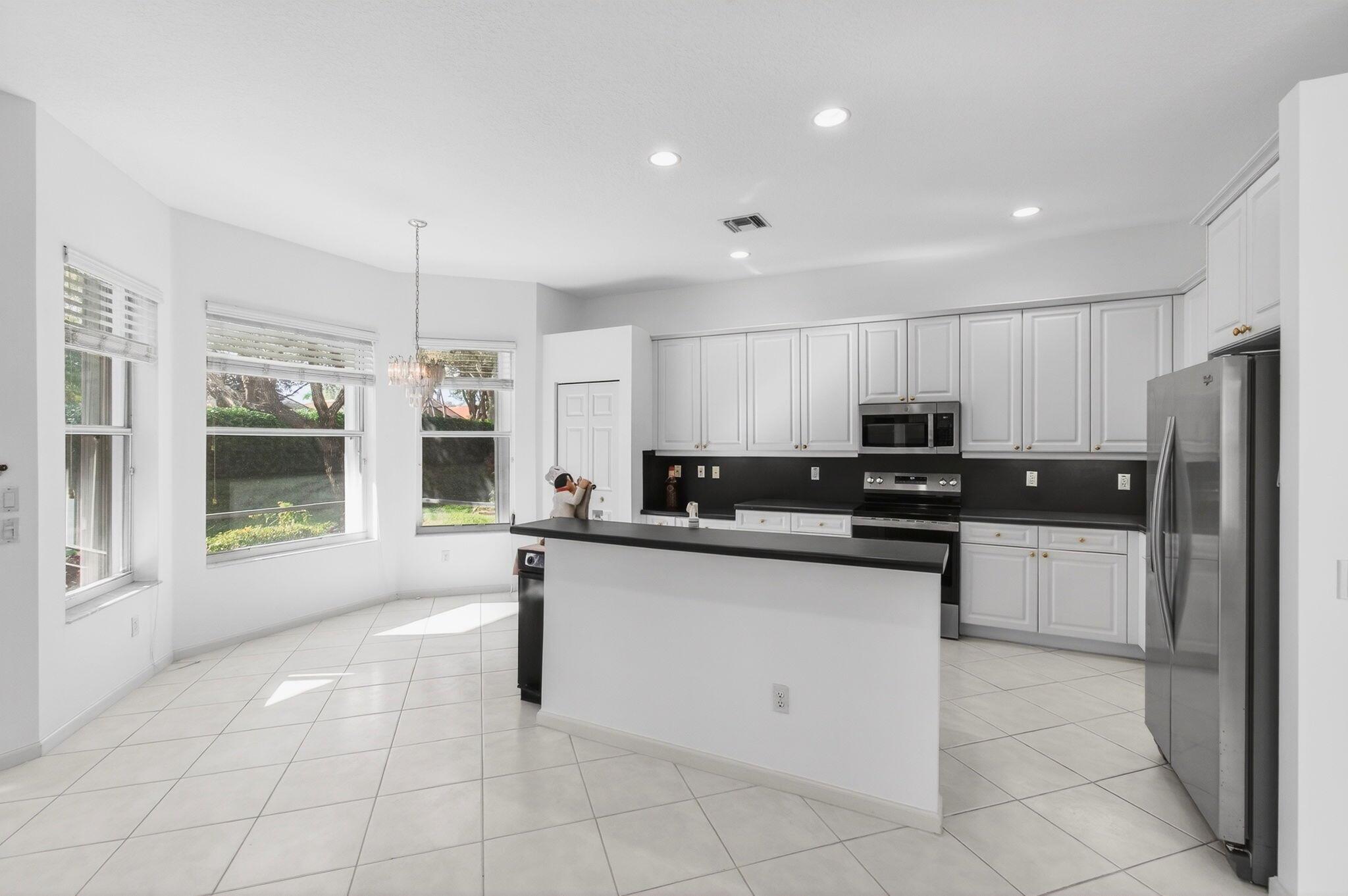 VALENCIA FALLS - Residential