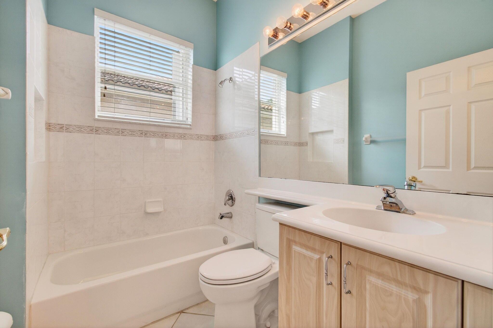 VALENCIA FALLS - Residential