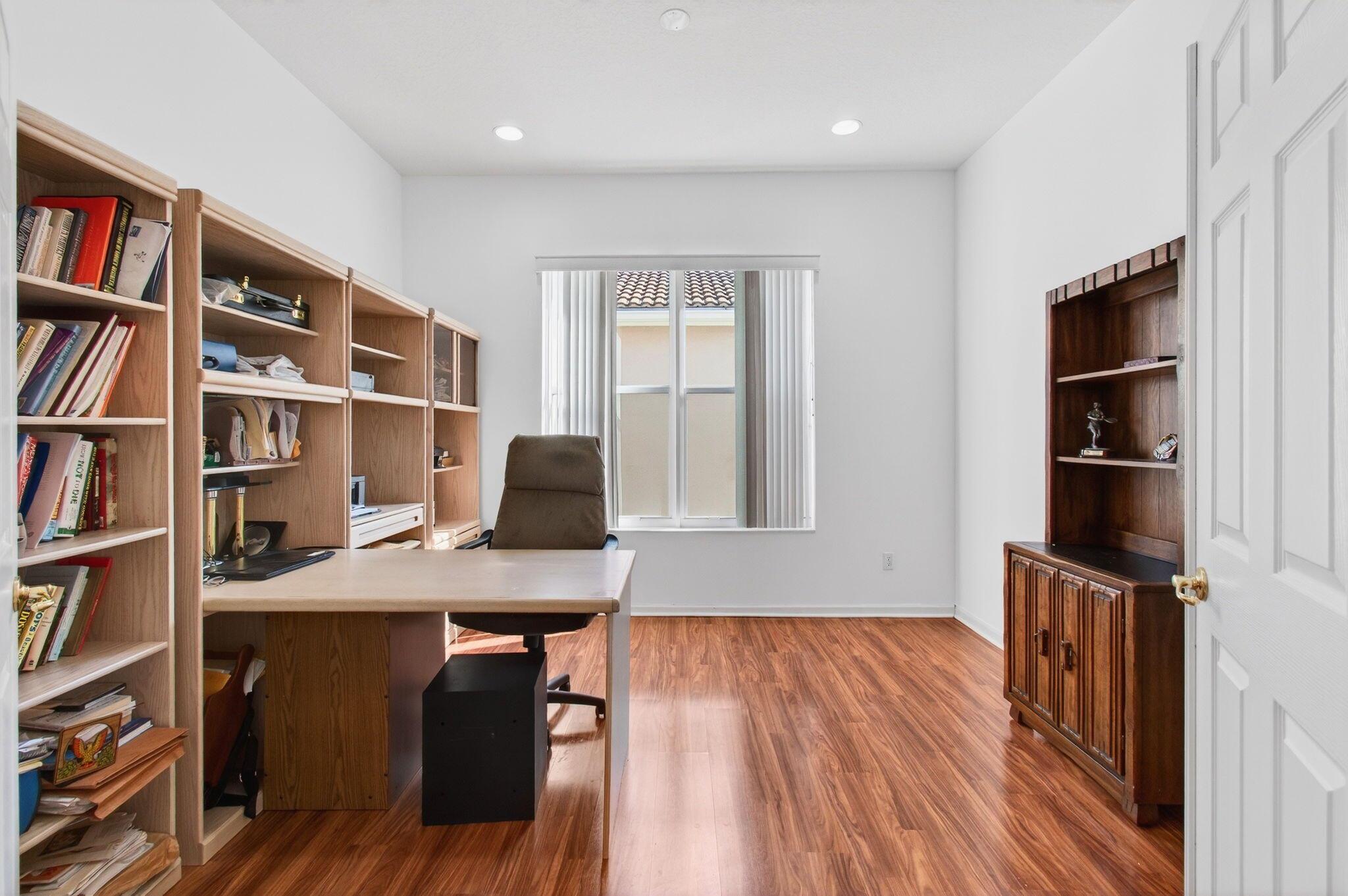 VALENCIA FALLS - Residential