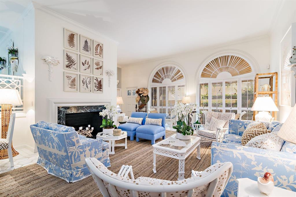 CASAS DE CARLOS CONDO - Residential