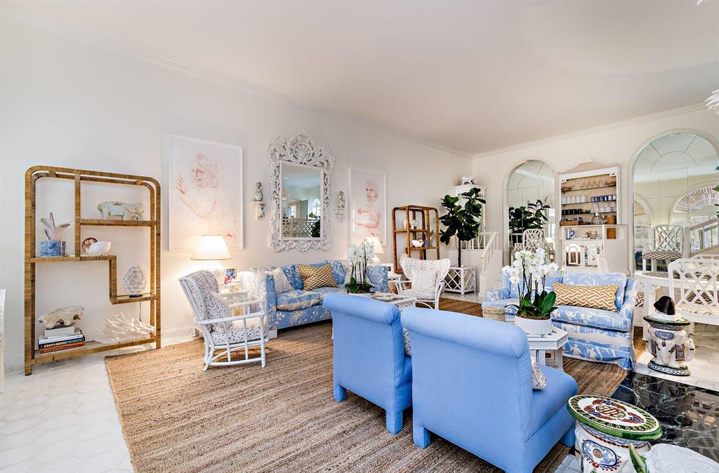 CASAS DE CARLOS CONDO - Residential