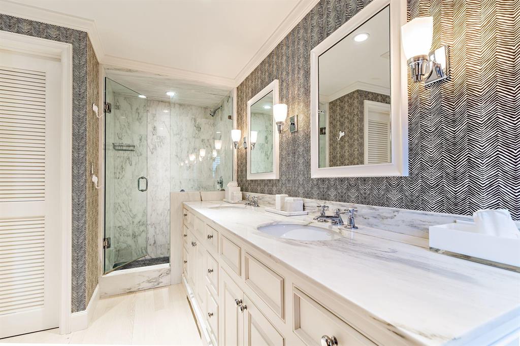 CASAS DE CARLOS CONDO - Residential