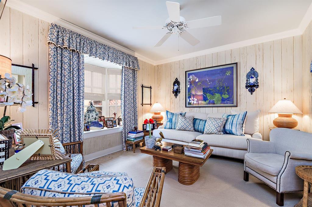 CASAS DE CARLOS CONDO - Residential