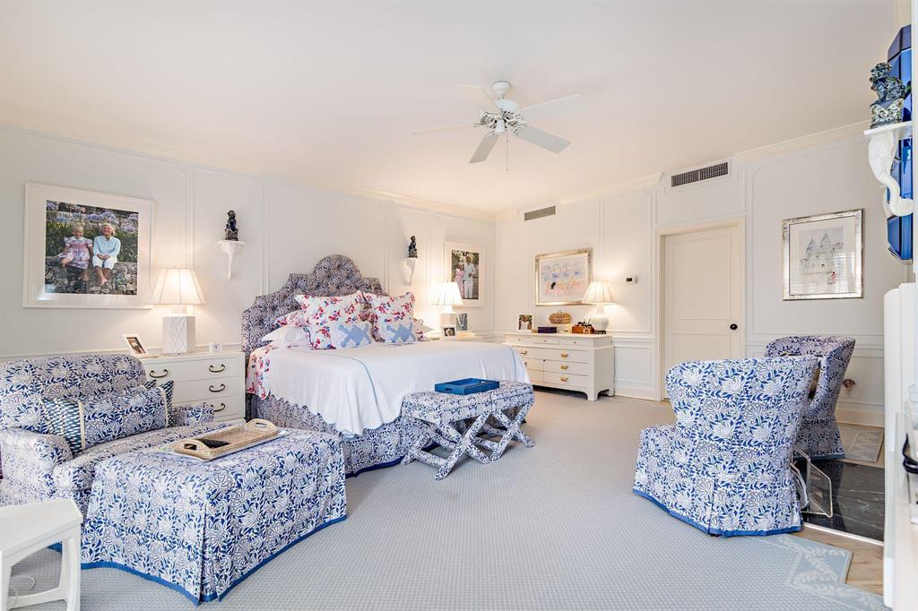 CASAS DE CARLOS CONDO - Residential