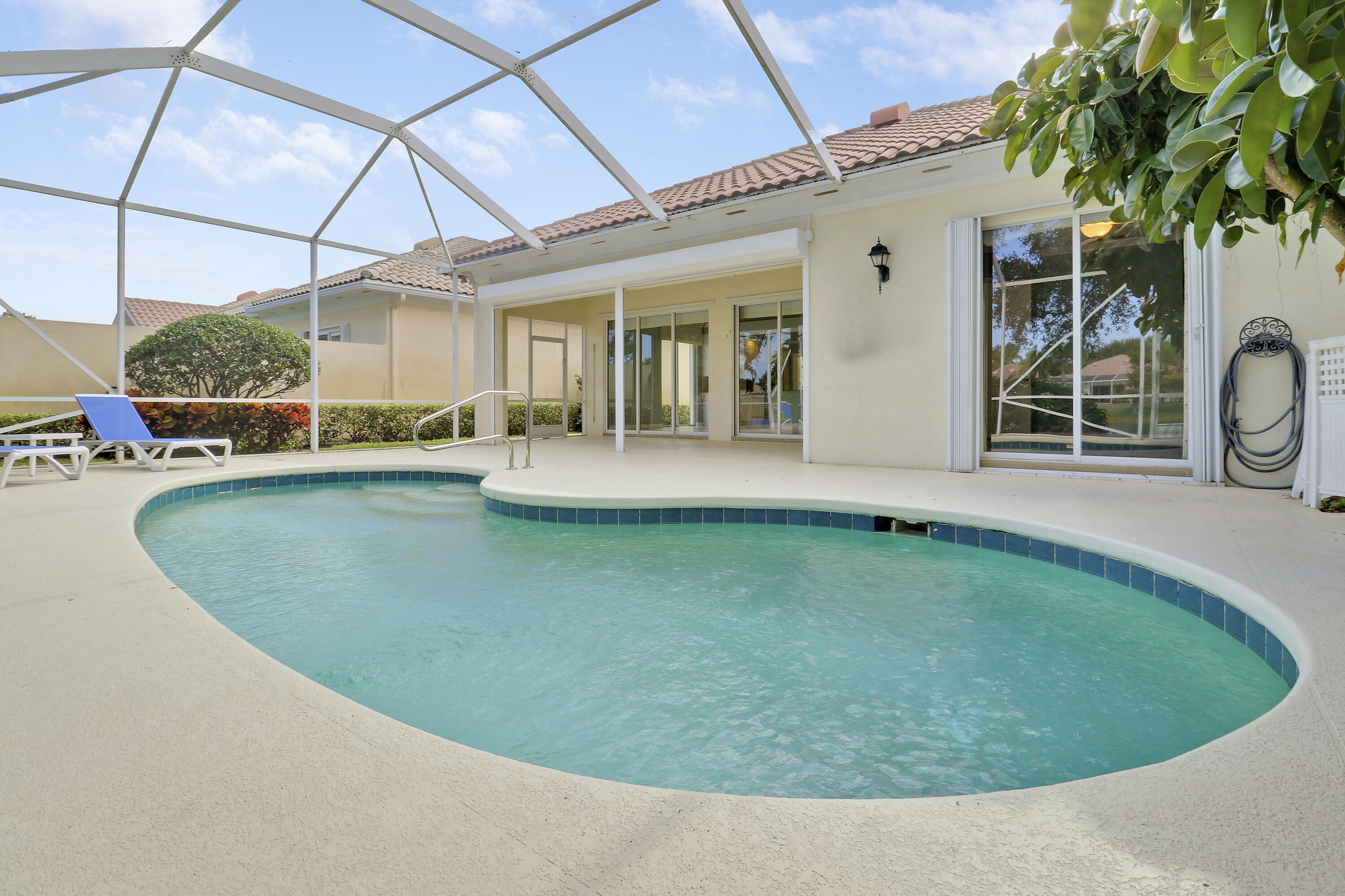 ISLES AT PALM BEACH GARDENS - Residential