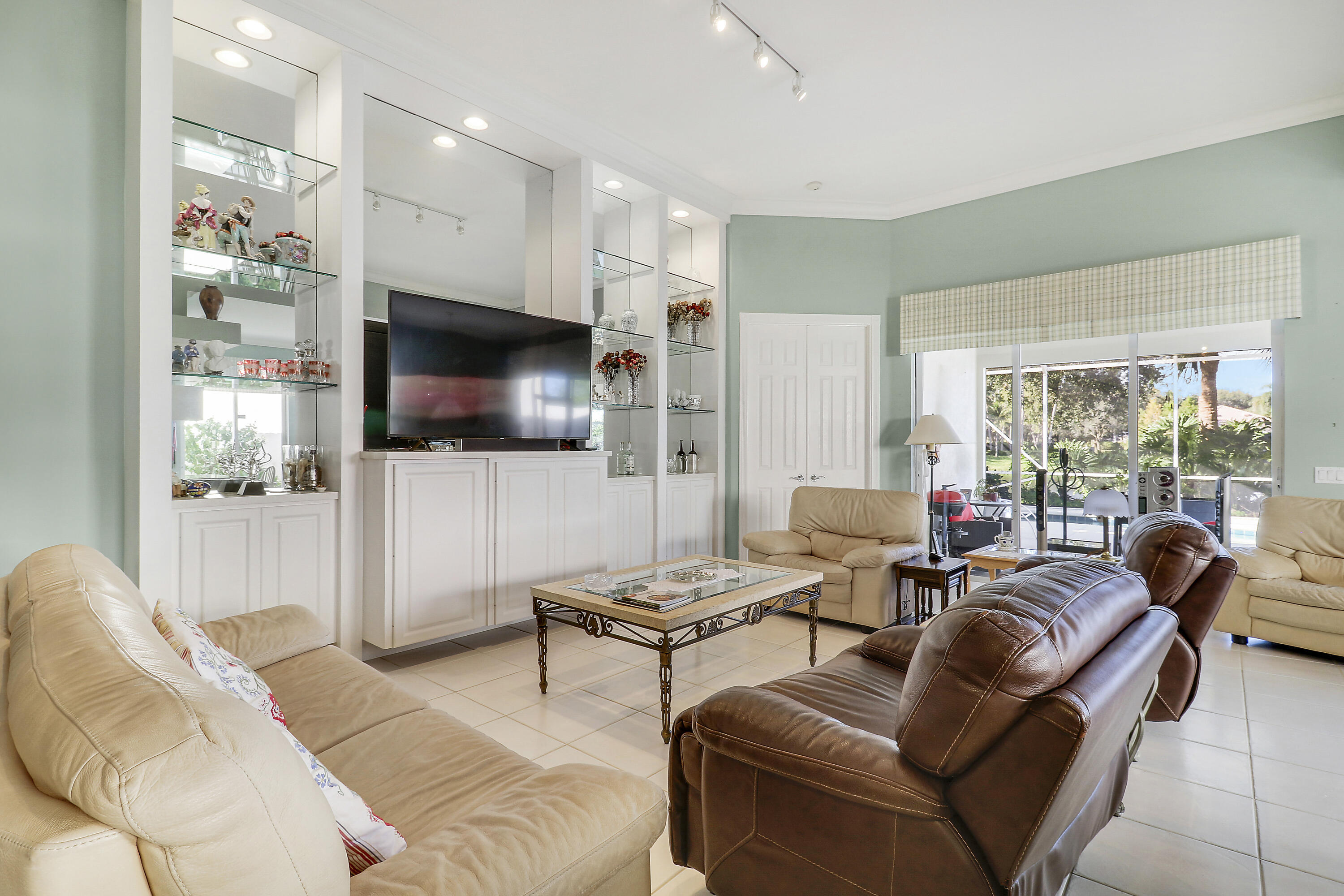 ISLES AT PALM BEACH GARDENS - Residential