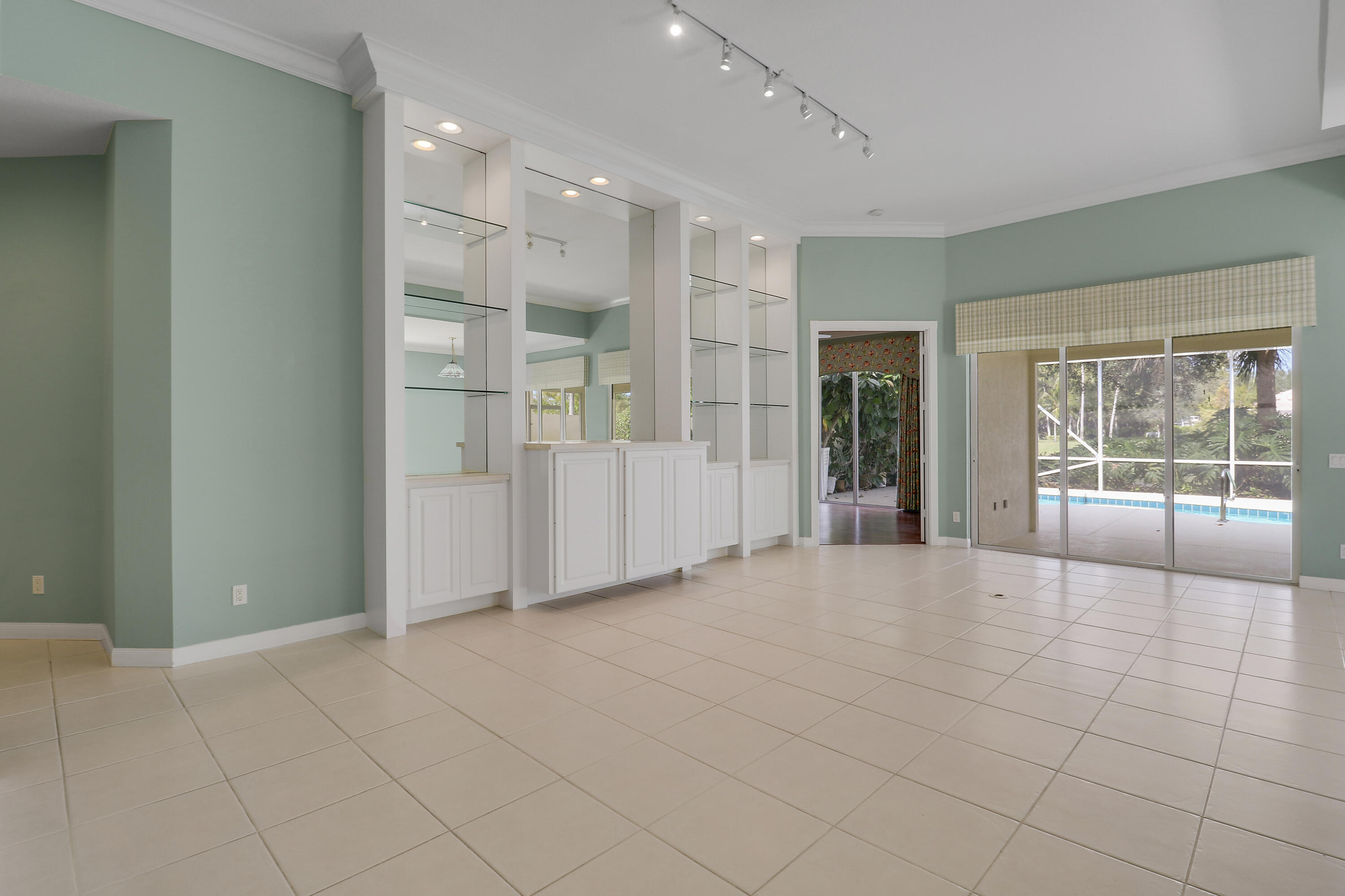 ISLES AT PALM BEACH GARDENS - Residential