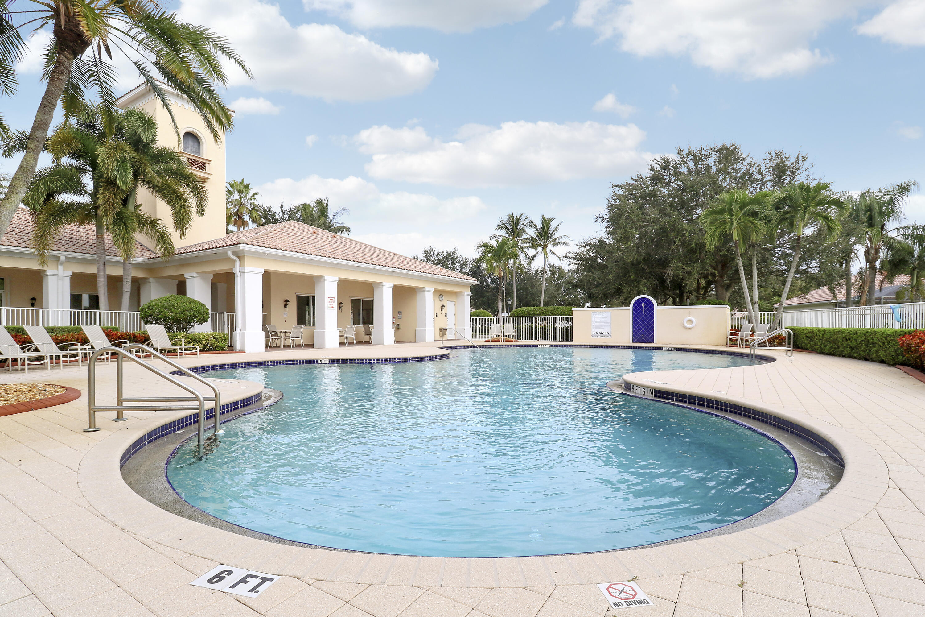 ISLES AT PALM BEACH GARDENS - Residential