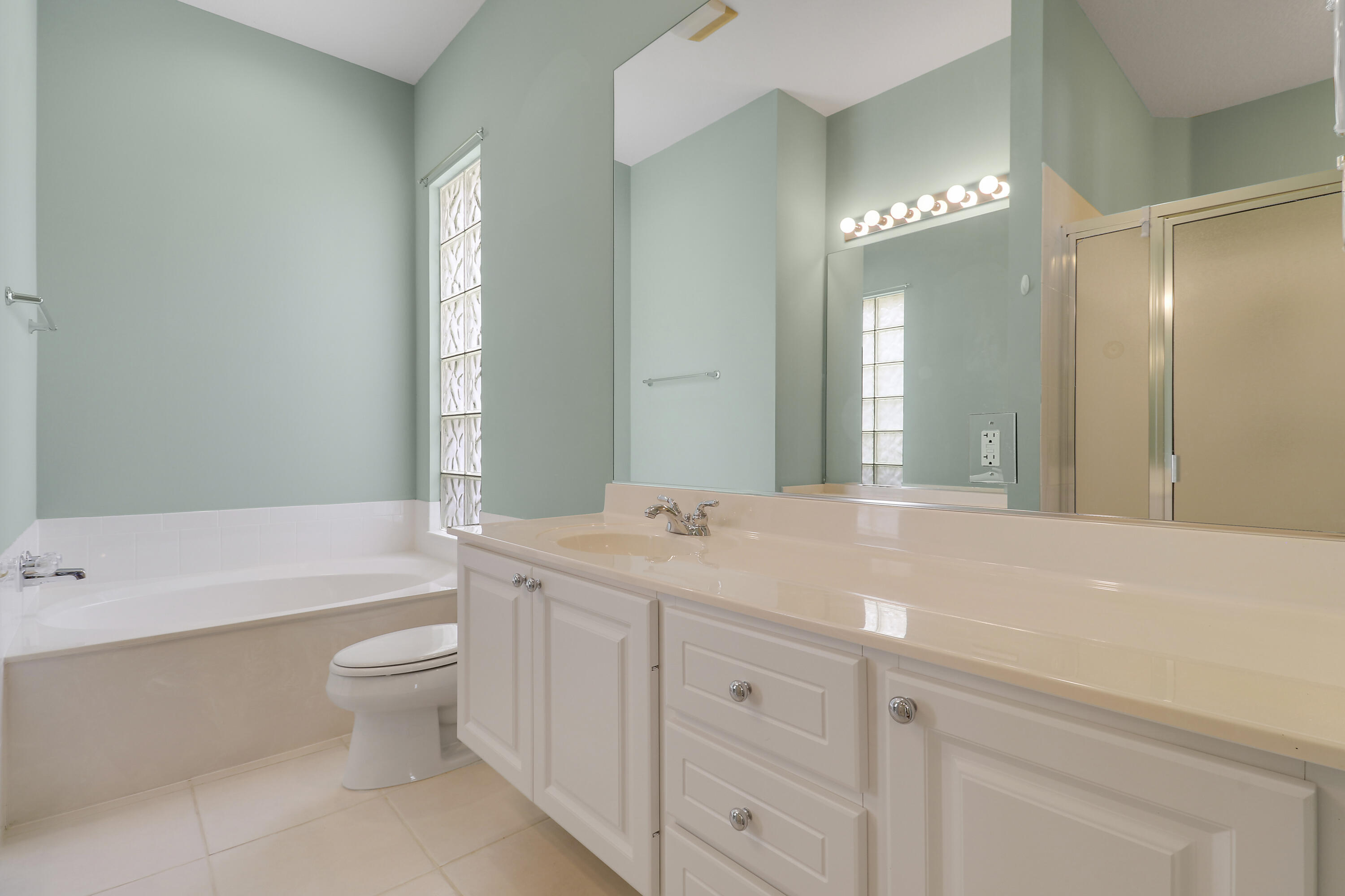 ISLES AT PALM BEACH GARDENS - Residential