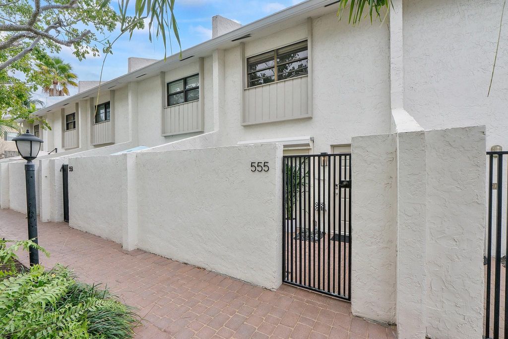 Photo of 555 NE 7th Avenue #5A, Fort Lauderdale, FL 33301 (MLS # F10549192)