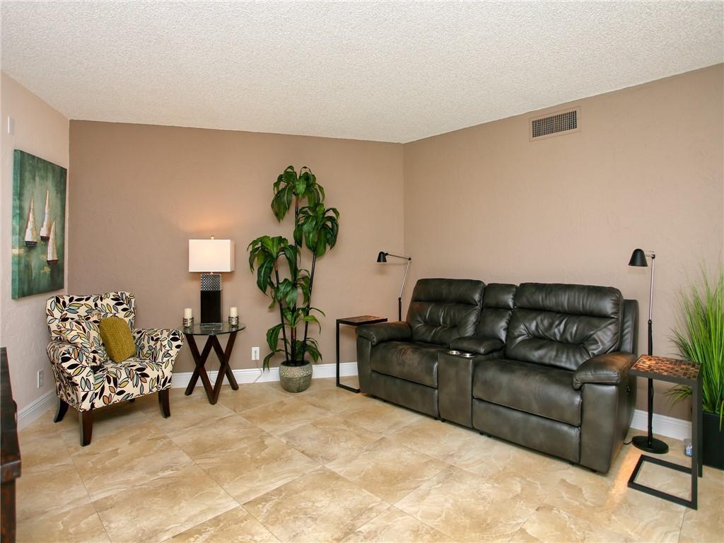 PALM-AIRE Country Club - Residential