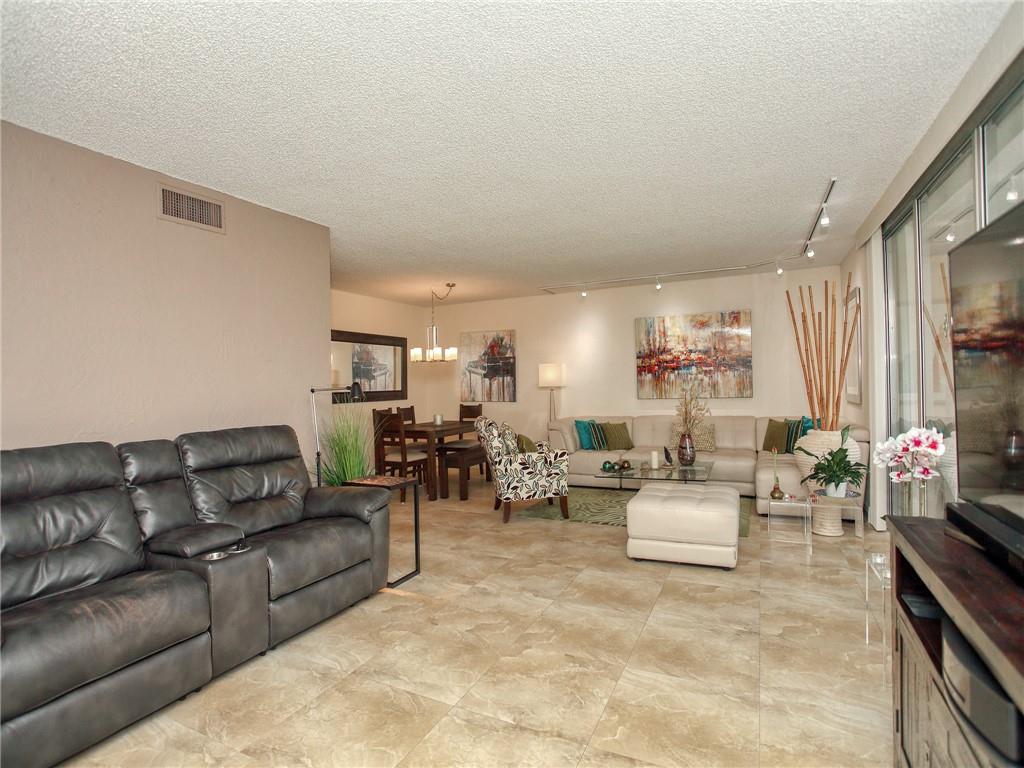 PALM-AIRE Country Club - Residential