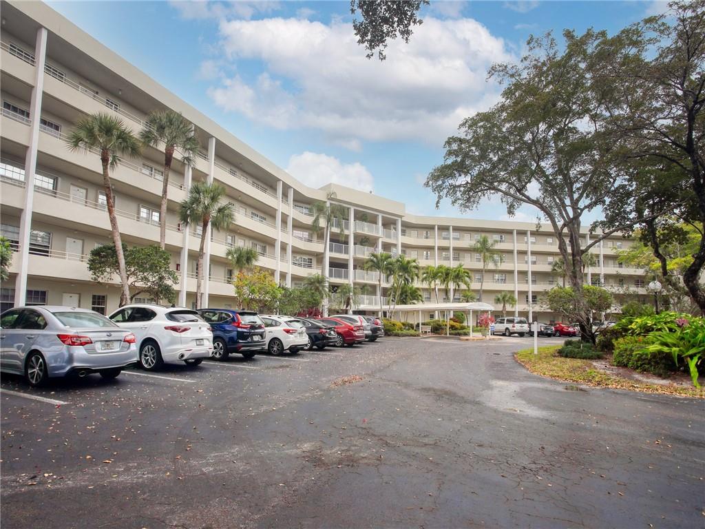 PALM-AIRE Country Club - Residential