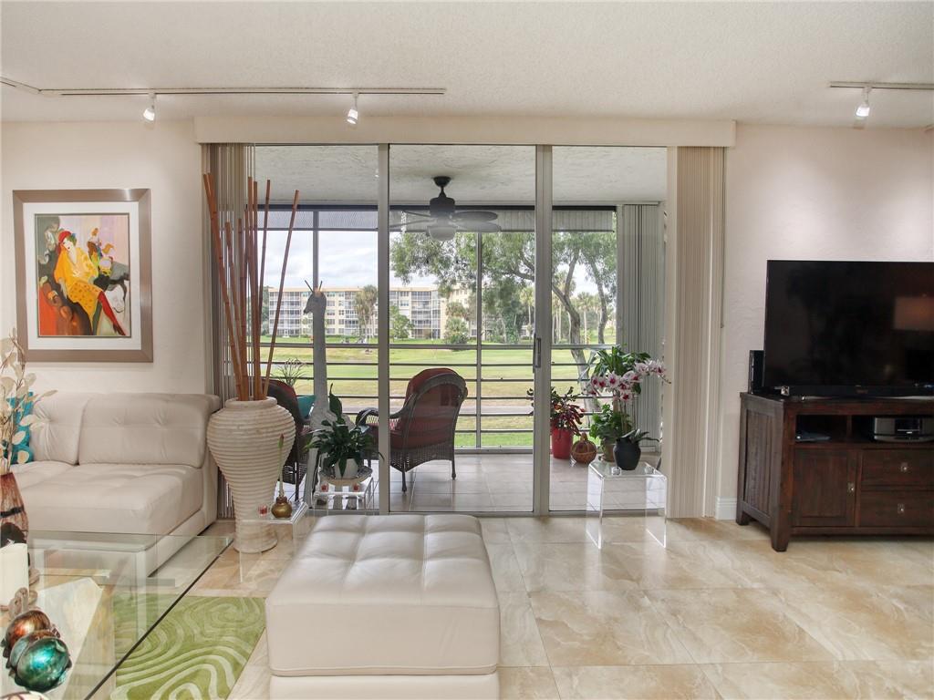 PALM-AIRE Country Club - Residential