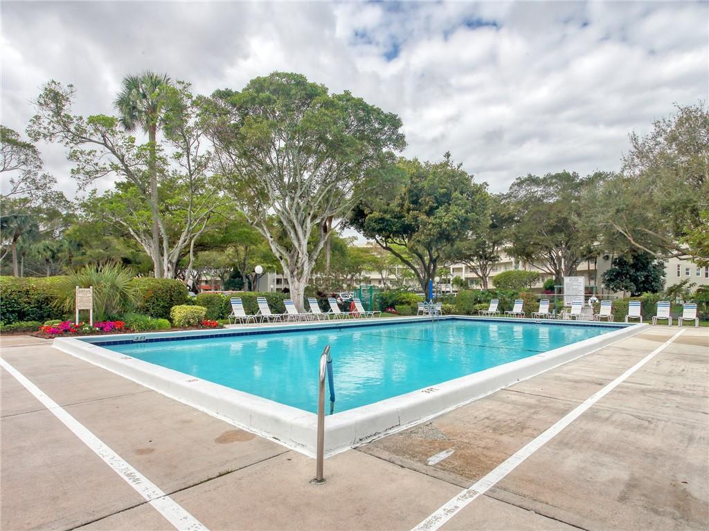 PALM-AIRE Country Club - Residential