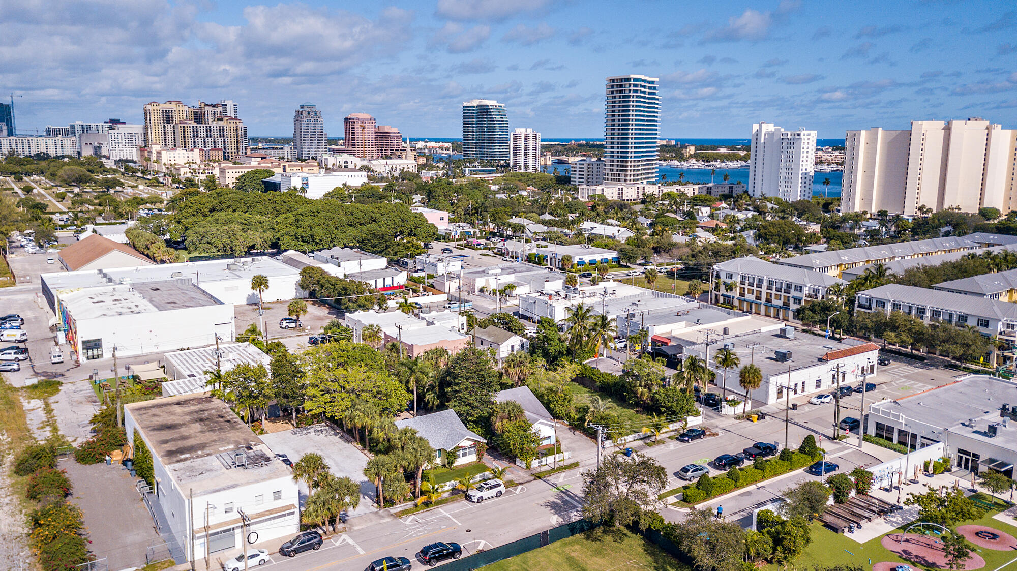 FLAMINGO PARK - Residential Income