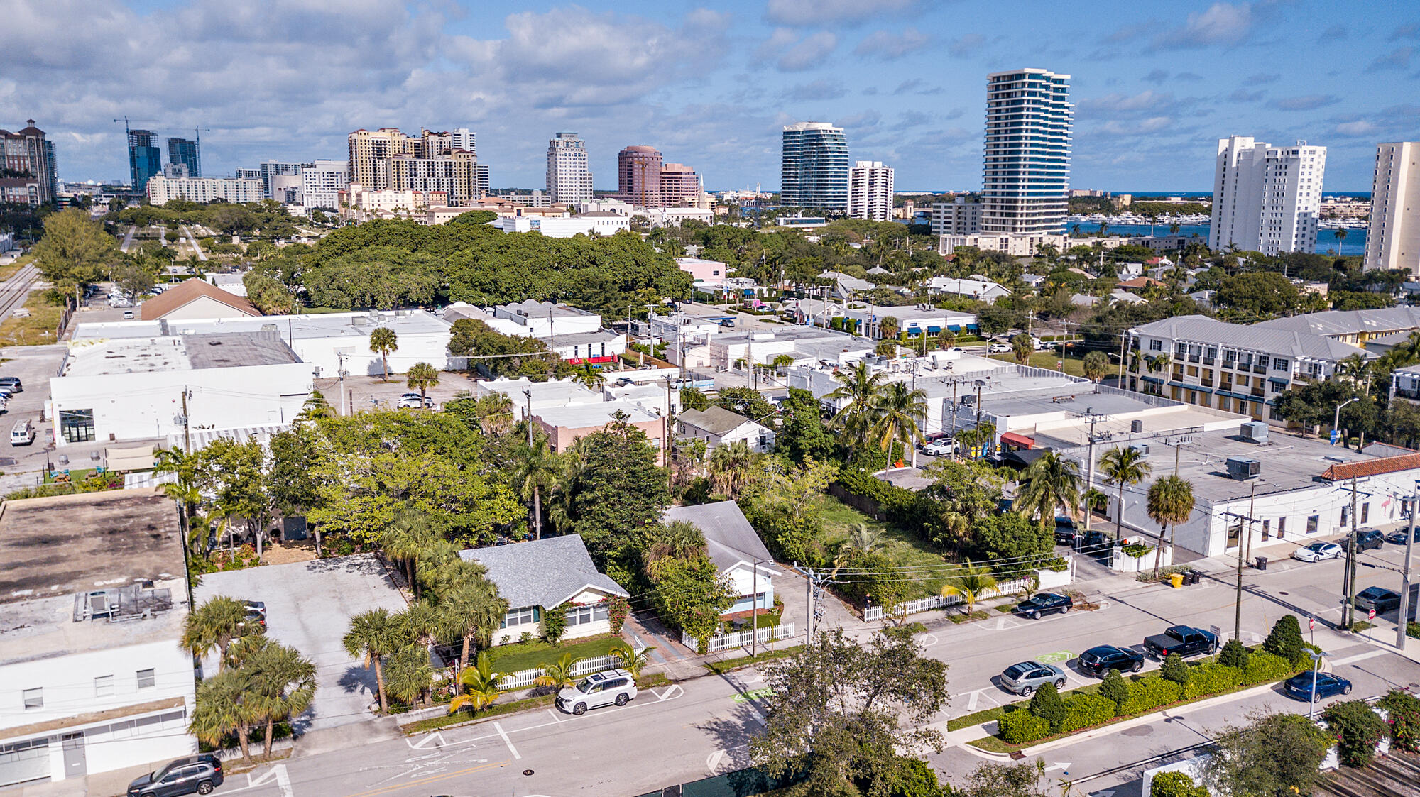 FLAMINGO PARK - Residential Income