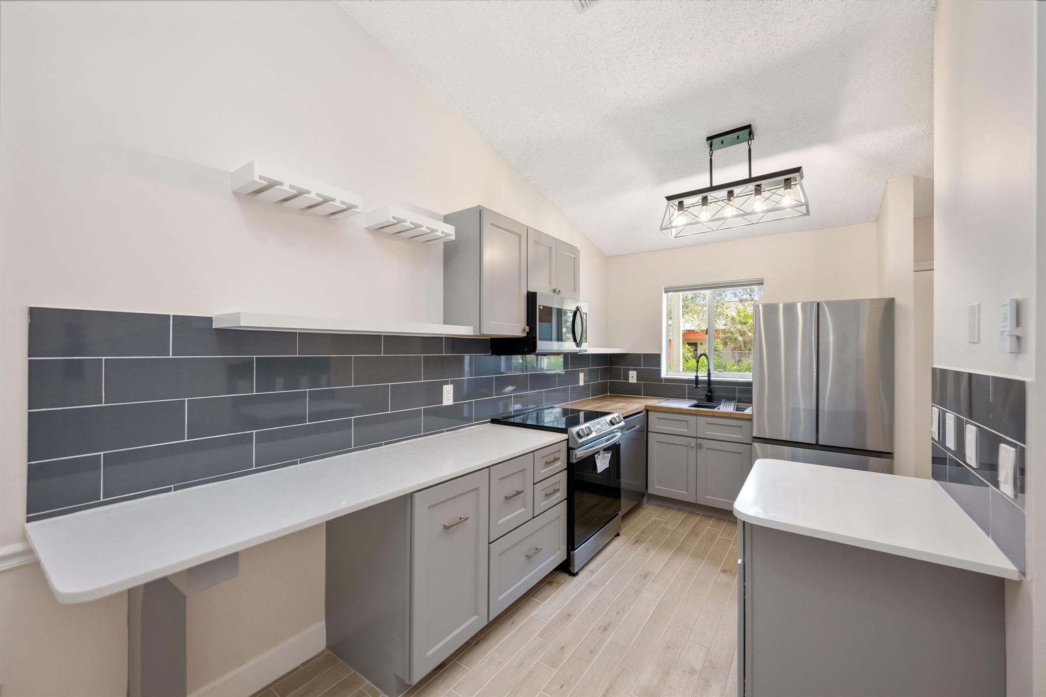 HAVERHILL ACRES - Residential Lease