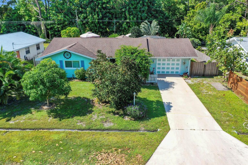 Photo of 972 SE Preston Lane, Port Saint Lucie, FL 34983 (MLS # R11005271)