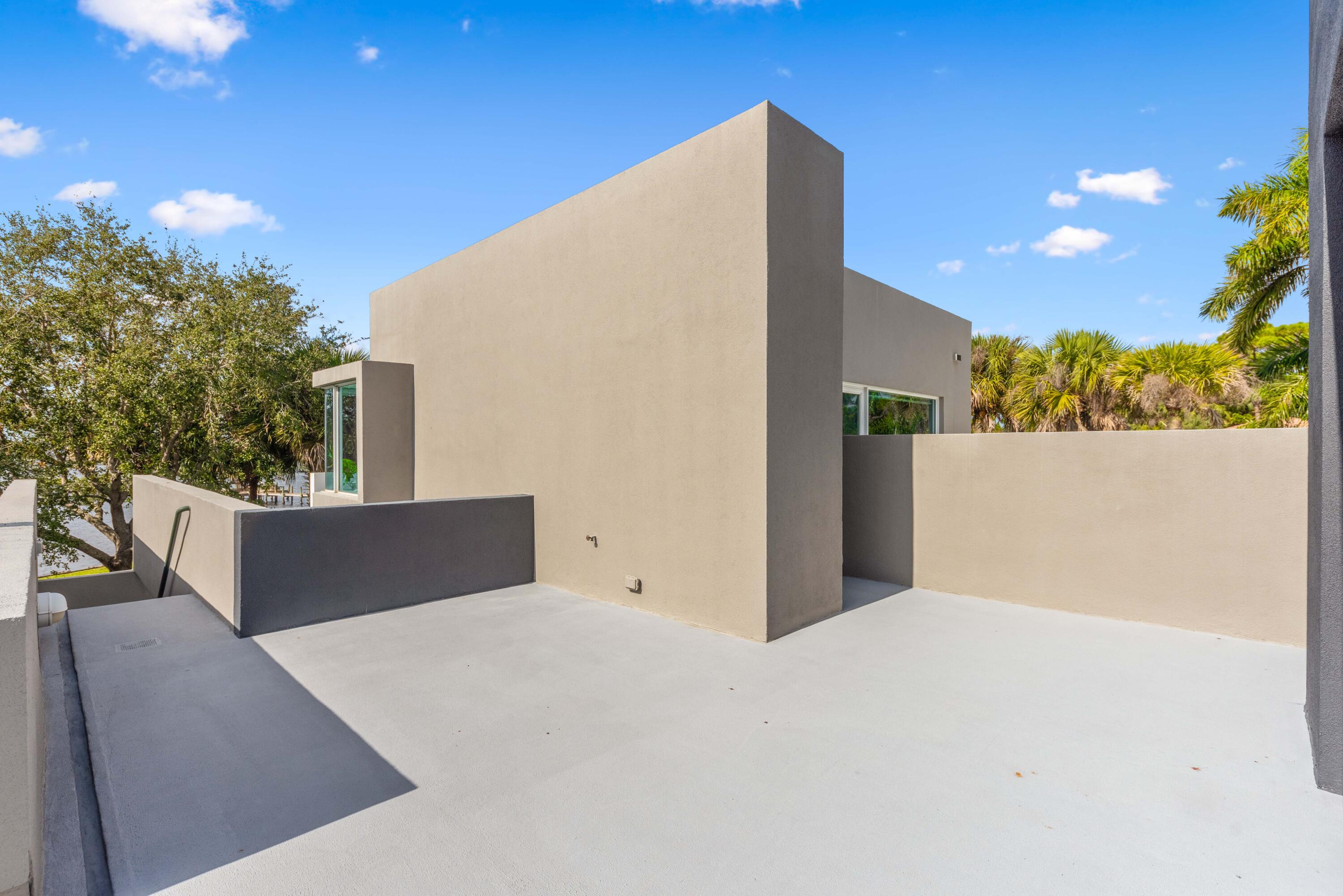 NORTH RIVER SHORES - Residential