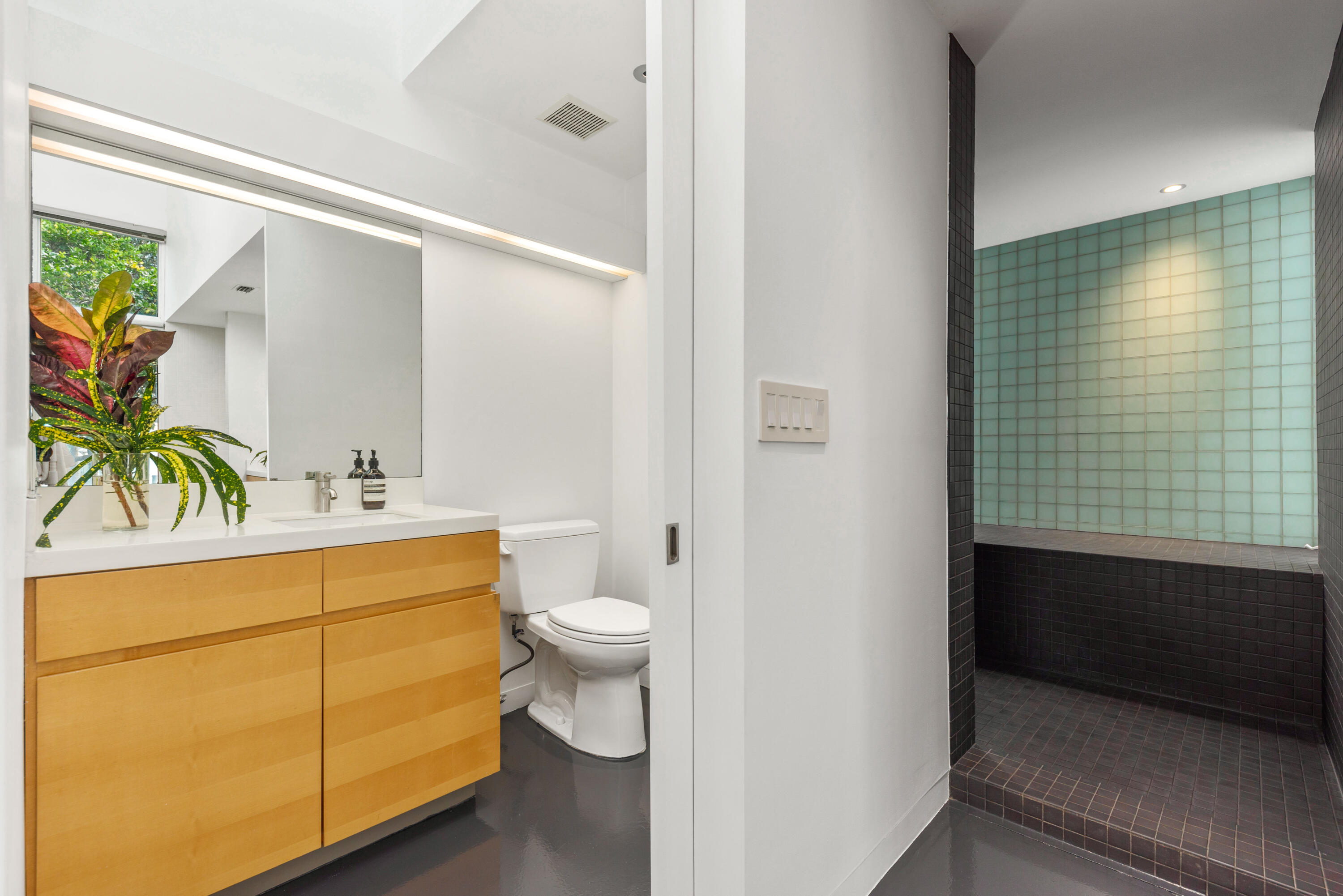 NORTH RIVER SHORES - Residential