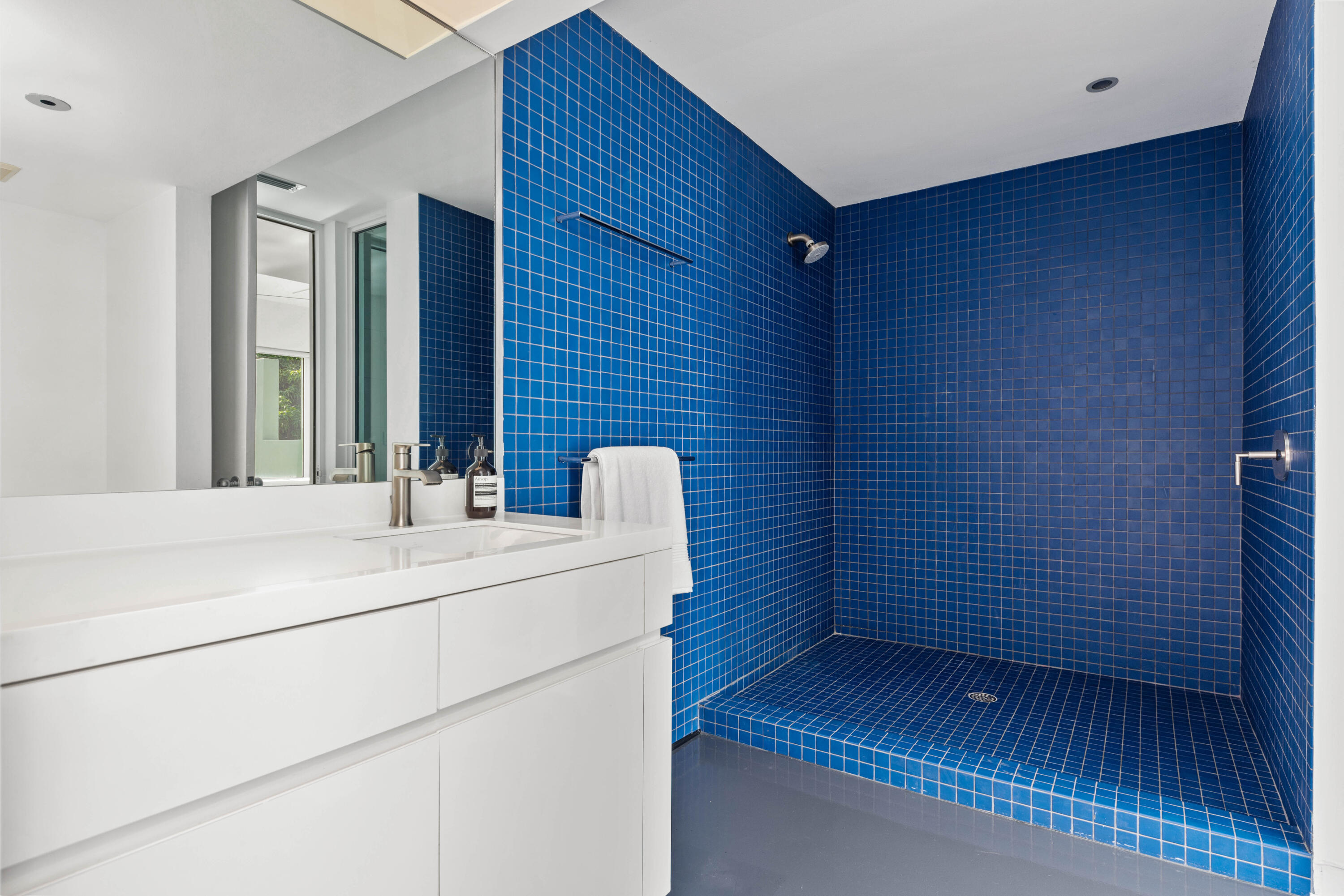 NORTH RIVER SHORES - Residential