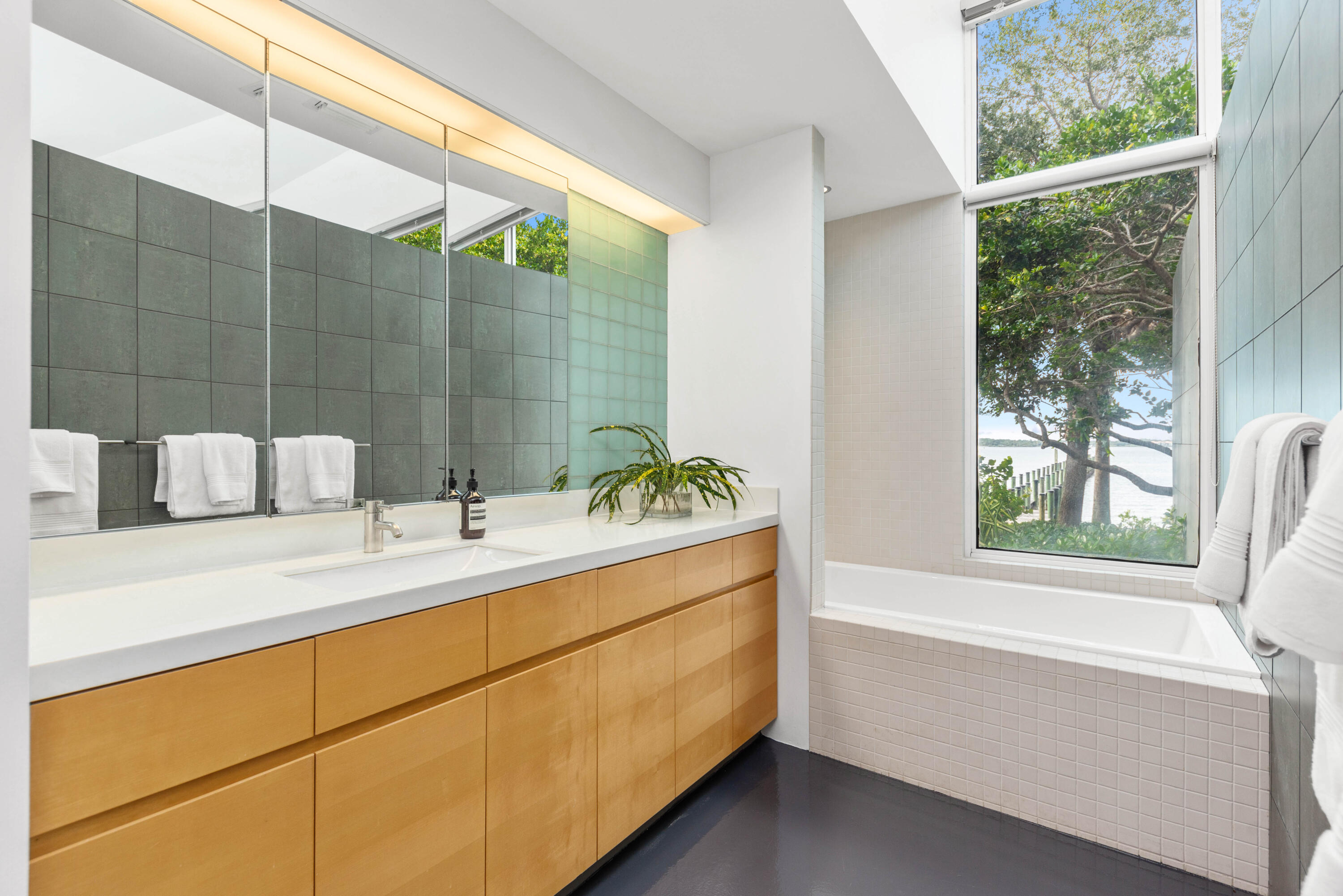 NORTH RIVER SHORES - Residential