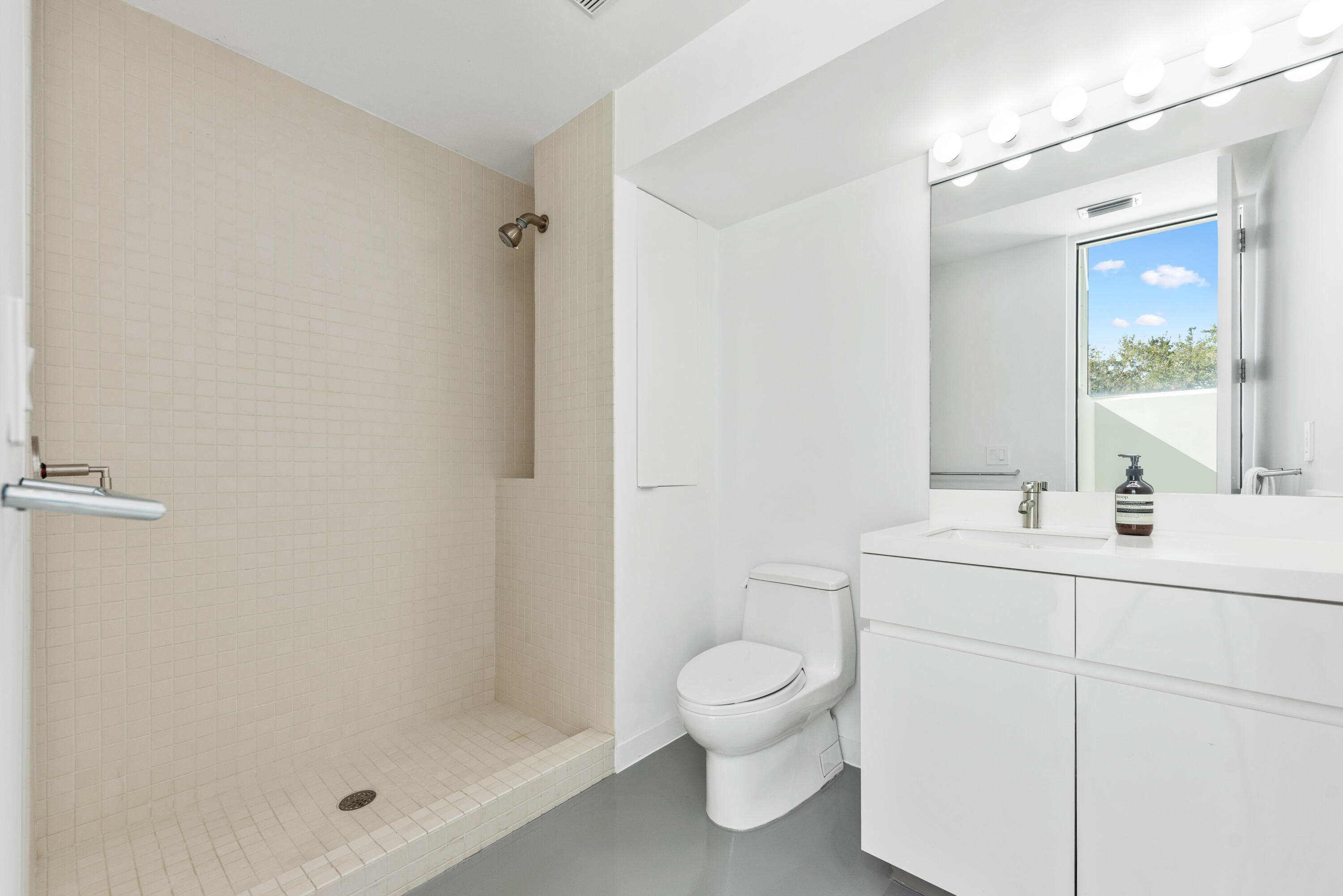 NORTH RIVER SHORES - Residential