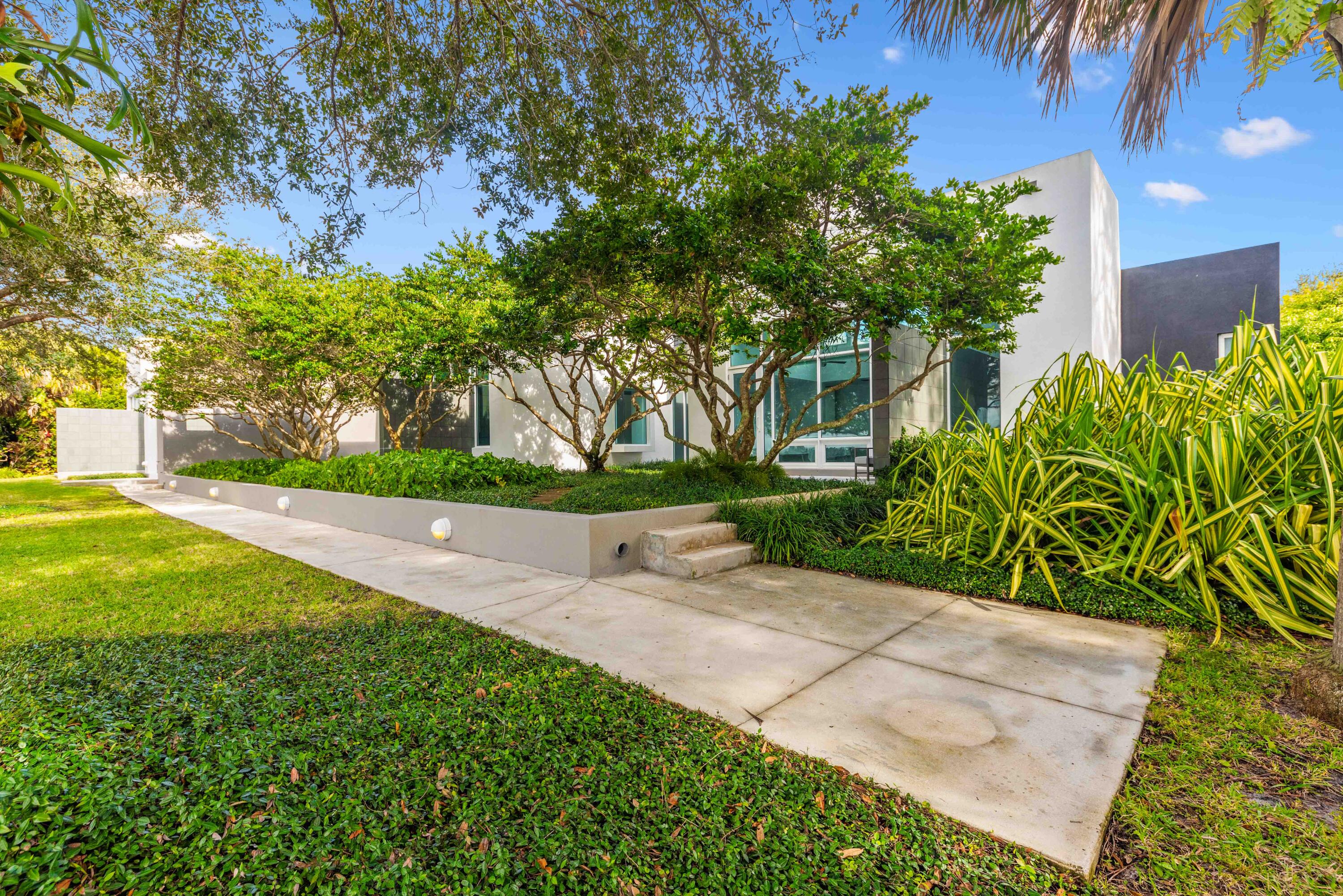 NORTH RIVER SHORES - Residential