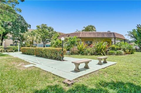 A home in Lauderdale Lakes