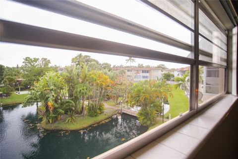 A home in Lauderdale Lakes