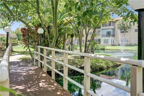 A home in Lauderdale Lakes