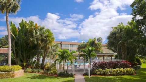 A home in Lauderdale Lakes