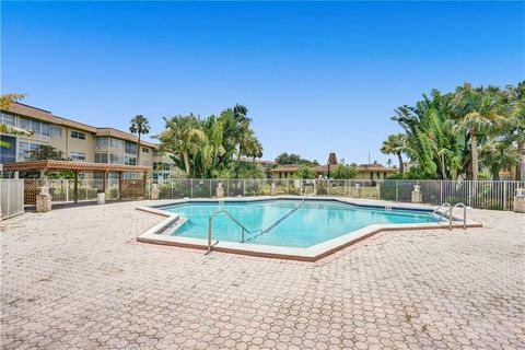 A home in Lauderdale Lakes