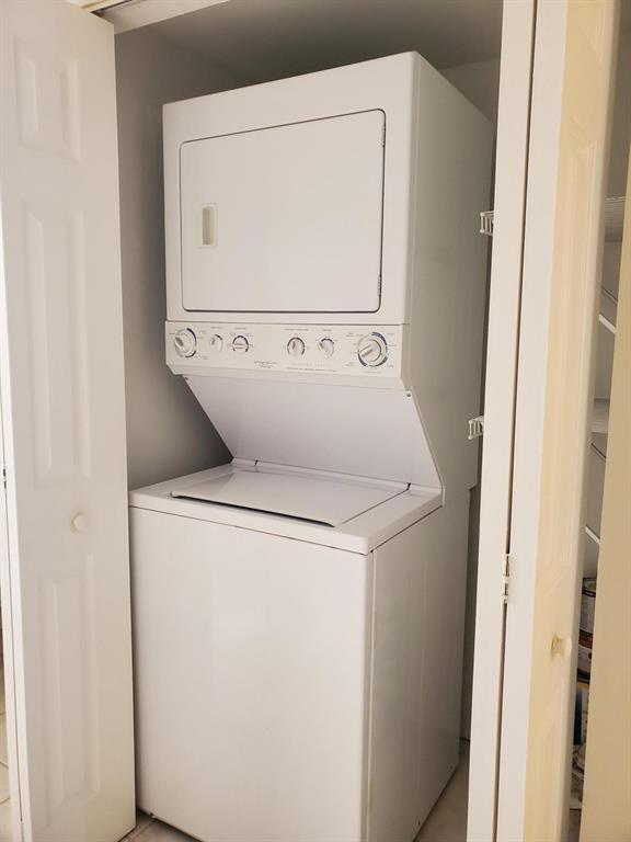 KINGS POINT CAPRI CONDOS - Residential Lease