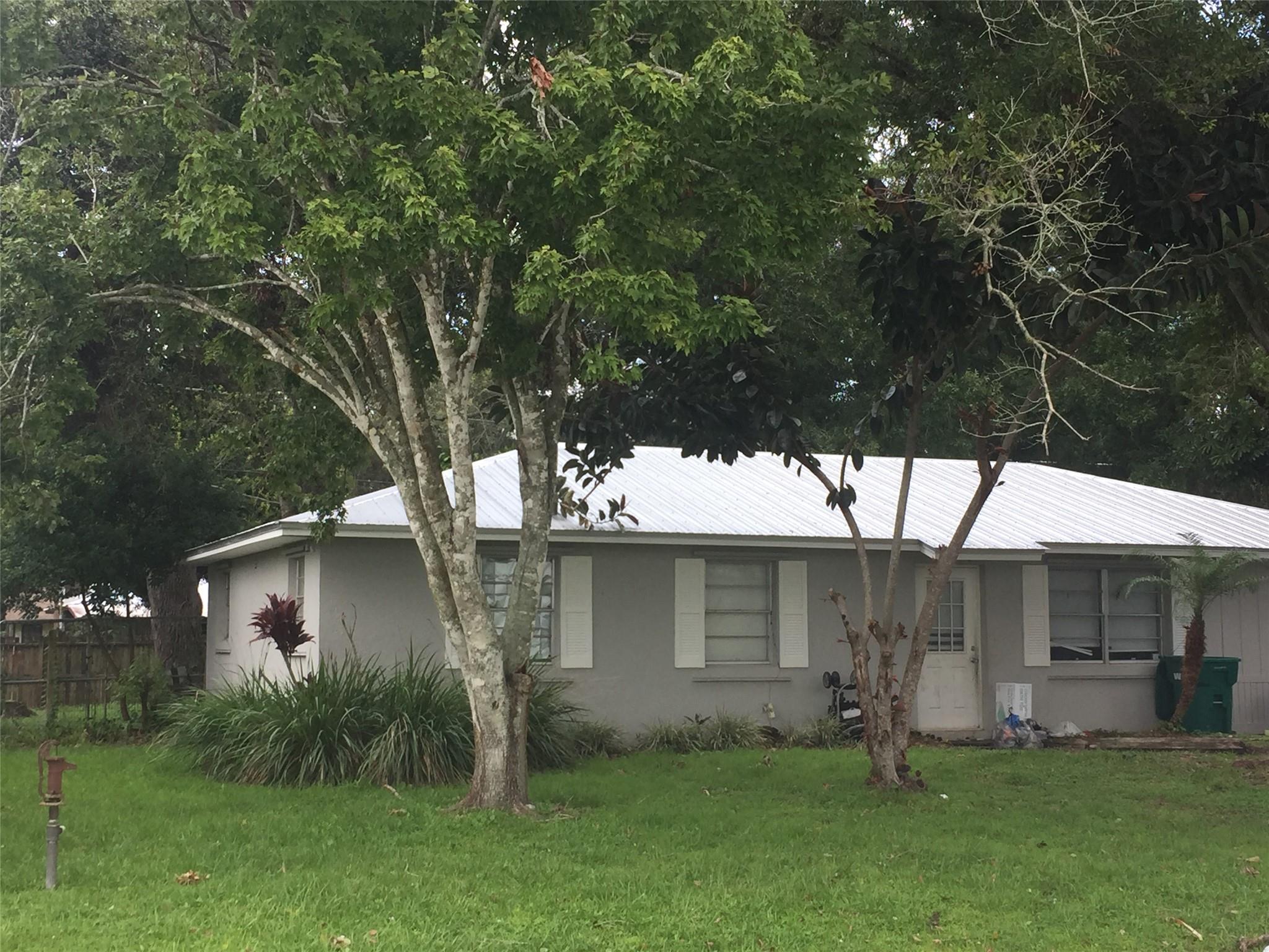3/1 HOME CUTE AND COZY, NEW TILE, FRESHLY PAINTED. TENANT RESPONSIBLE FOR ALL UTILITIES AND LAWN. SEC.8 VOUCHER WELCOME. PET FRIENDLY WITH A NON-REFUNDALBE PET FEE. OWNER APPROVAL. TENANT MONTHLY HOUSEHOLD COMBINED INCOME MUST EQUAL 2XS THE RENT RATE. INQUIRE ABOUT OUR MOVE IN SPECIAL.