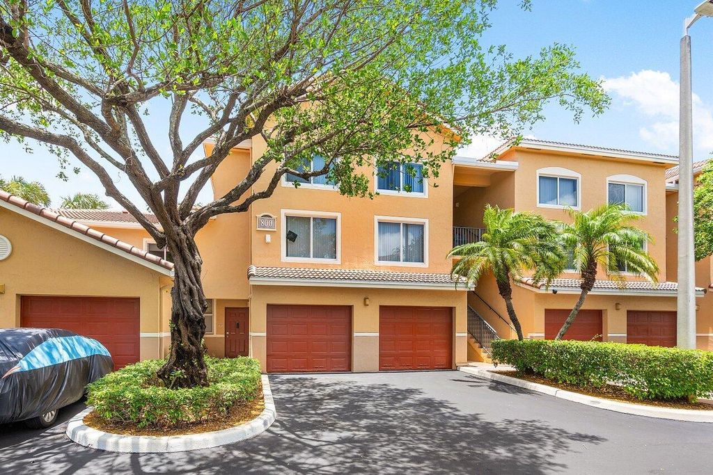Photo of 800 Scotia Drive #102, Hypoluxo, FL 33462 (MLS # R11098769)