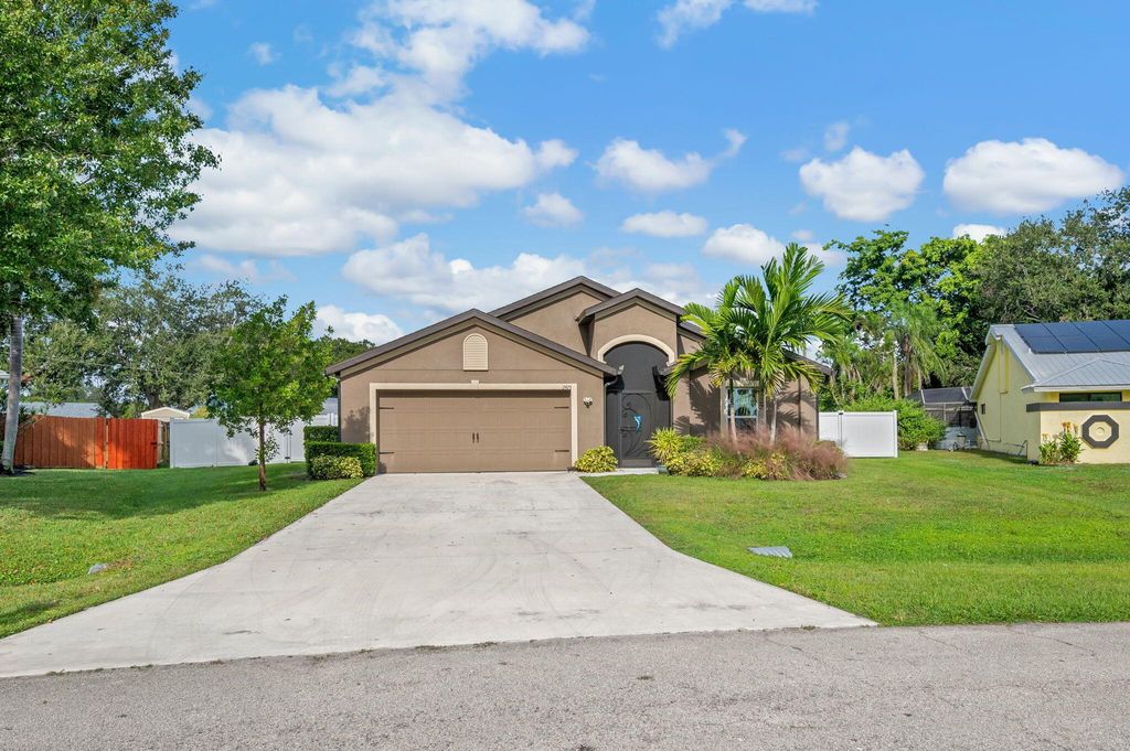 Photo of 2425 SE Melon Court, Port Saint Lucie, FL 34952 (MLS # R11139968)
