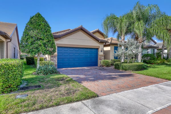 238 SE LONGVIEW DR, PORT SAINT LUCIE, FL 34984 - Image fec3813c677cf9bd2fa6f3d7339a1270/3926028023