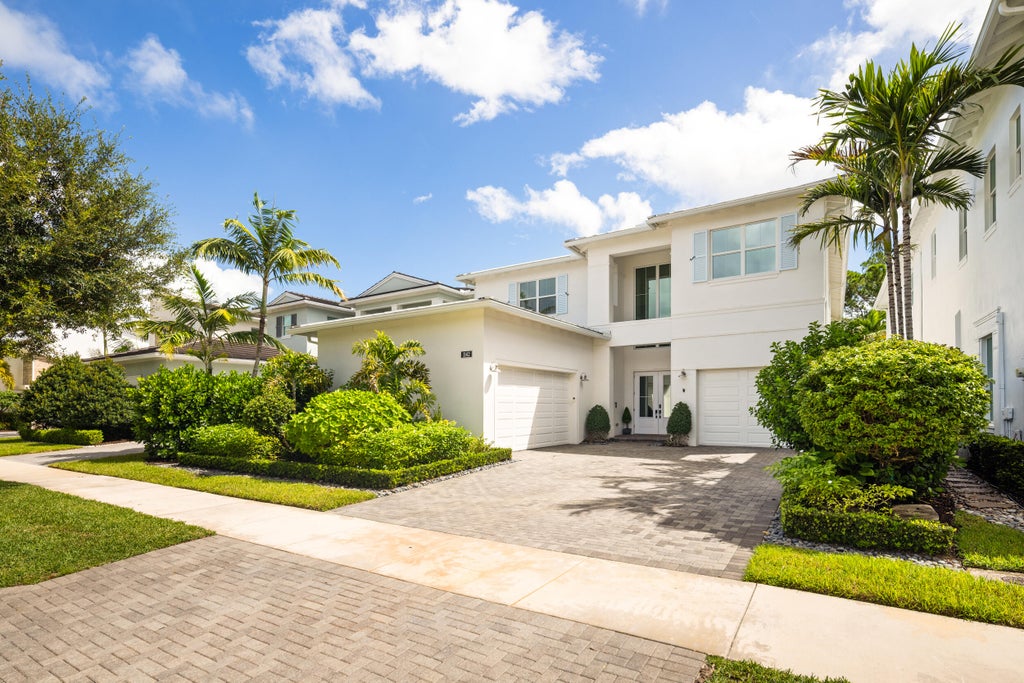 Photo of 1142 FAULKNER Terrace, Palm Beach Gardens, FL 33418 (MLS # B26082839)