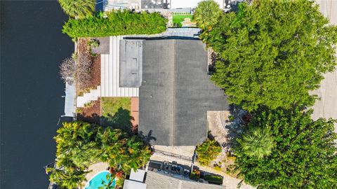 Single Family Residence in Wilton Manors FL 316 20th St 78.jpg