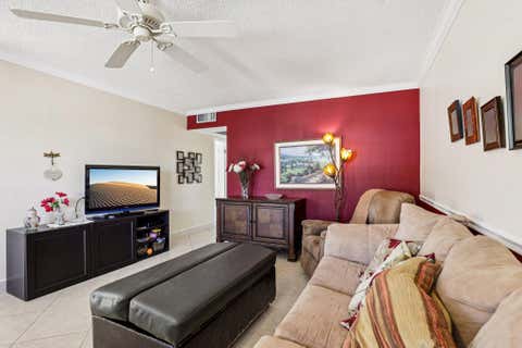 Tiny photo for 104 Oakridge #H, Deerfield Beach, FL 33442 (MLS # R11158135)